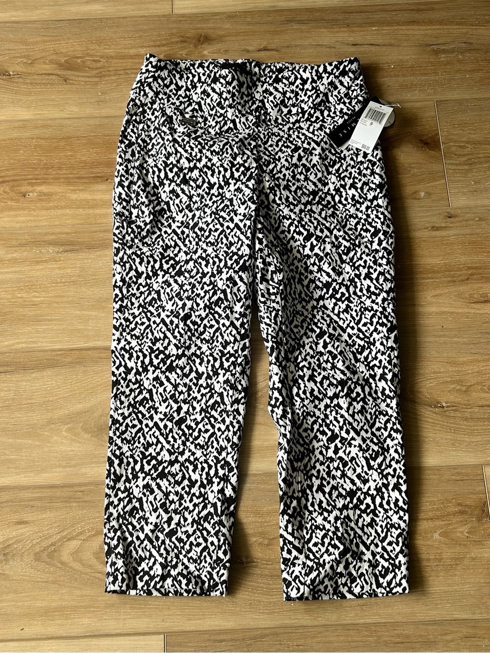 Premise Y2K Black and White Abstract Print Capri Pants